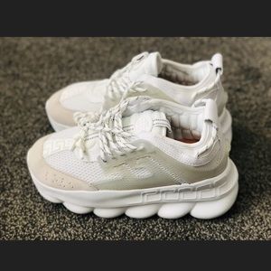 Chain reaction Versace